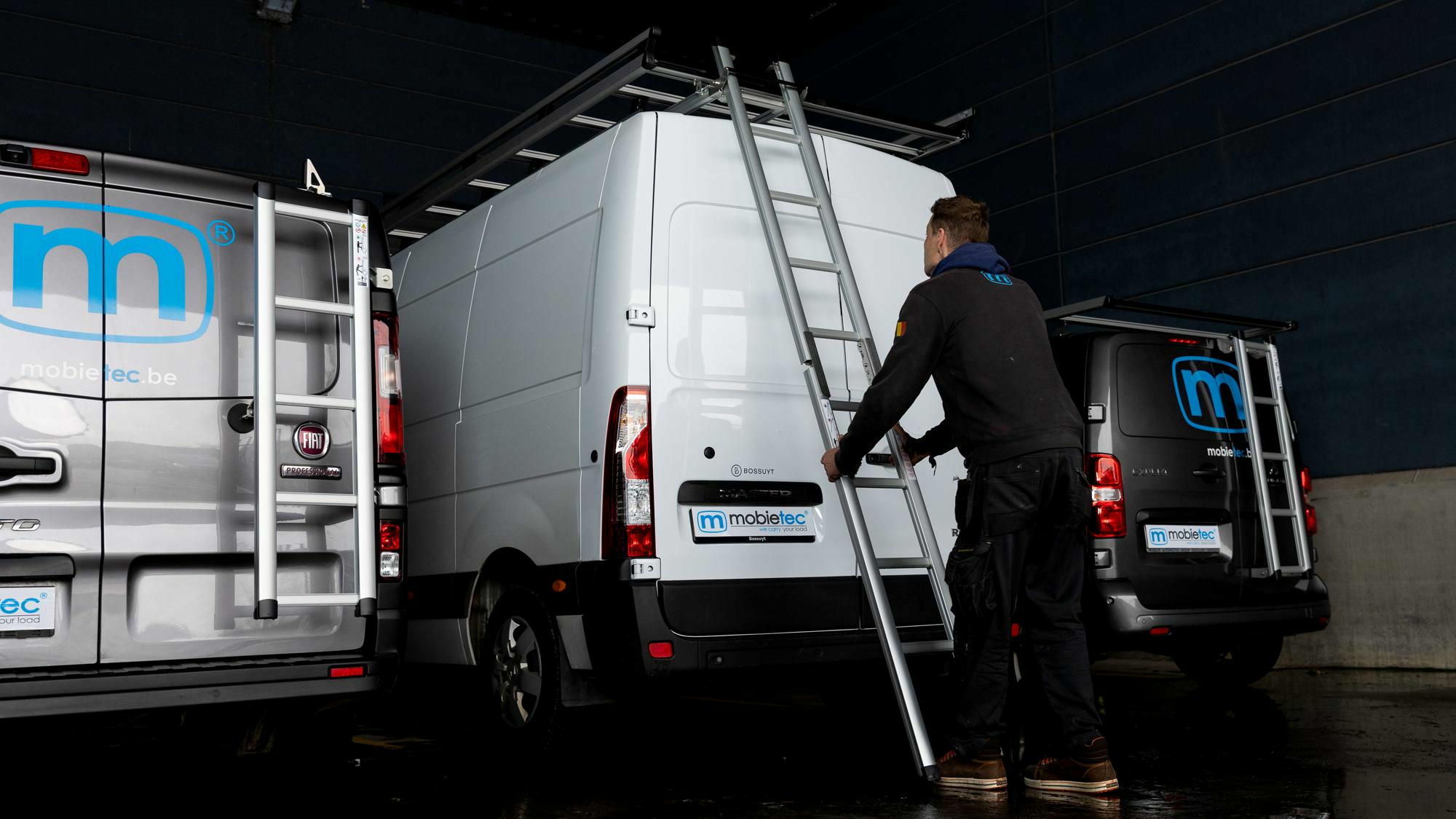 Which ladder is suitable for your van? A customised selection guide.