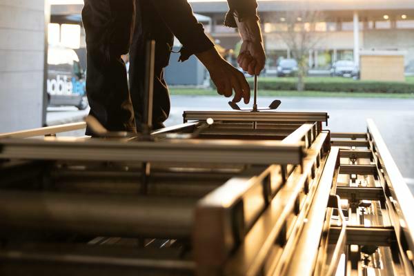 Veilig je ladder vervoeren op een bestelwagen: tips & oplossingen
