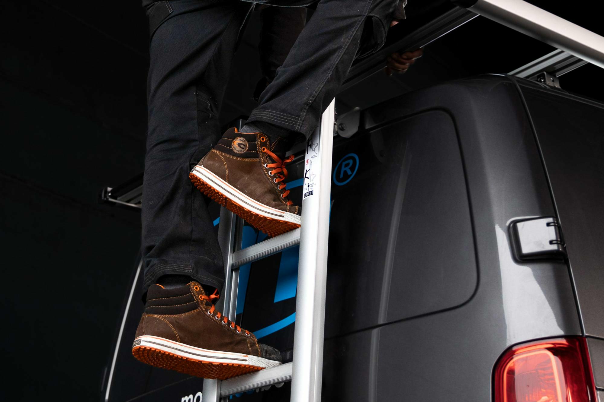 Montagechecklist voor ladders: veilig transport begint bij correcte montage